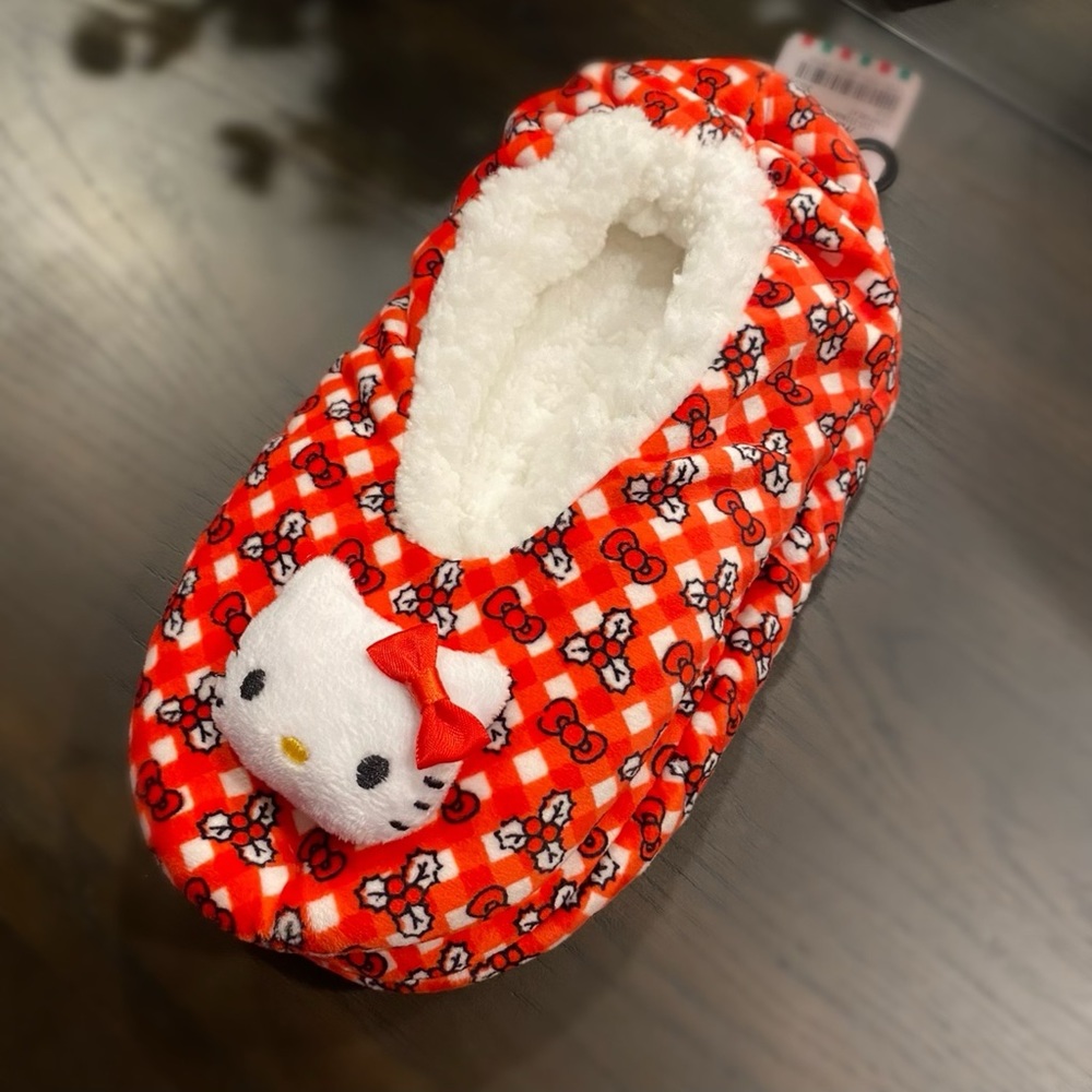New Women’s Hello kitty slippers